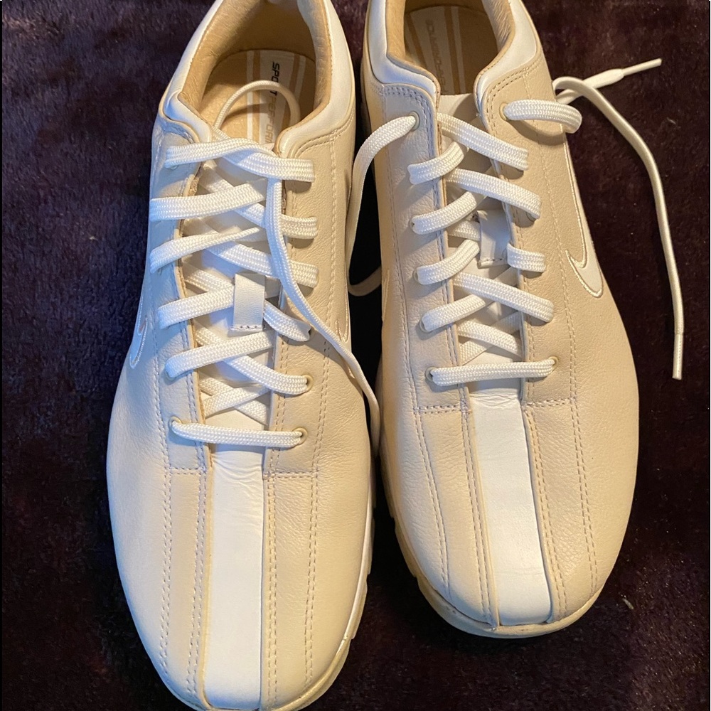 Women’s Nike sport performance